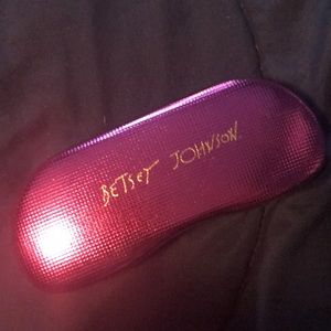 Betsey Johnson Readers